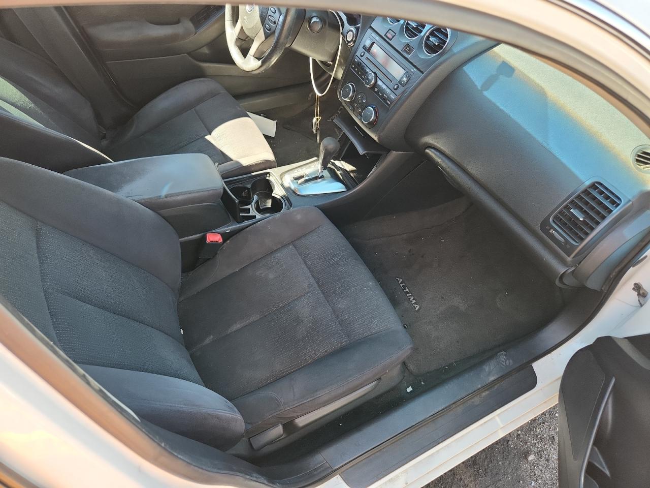 NISSAN ALTIMA BASE