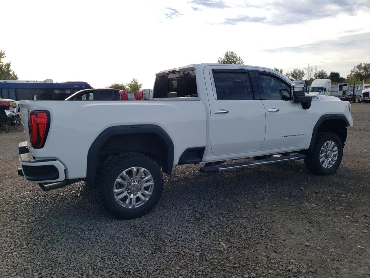 GMC SIERRA K2500 DENALI