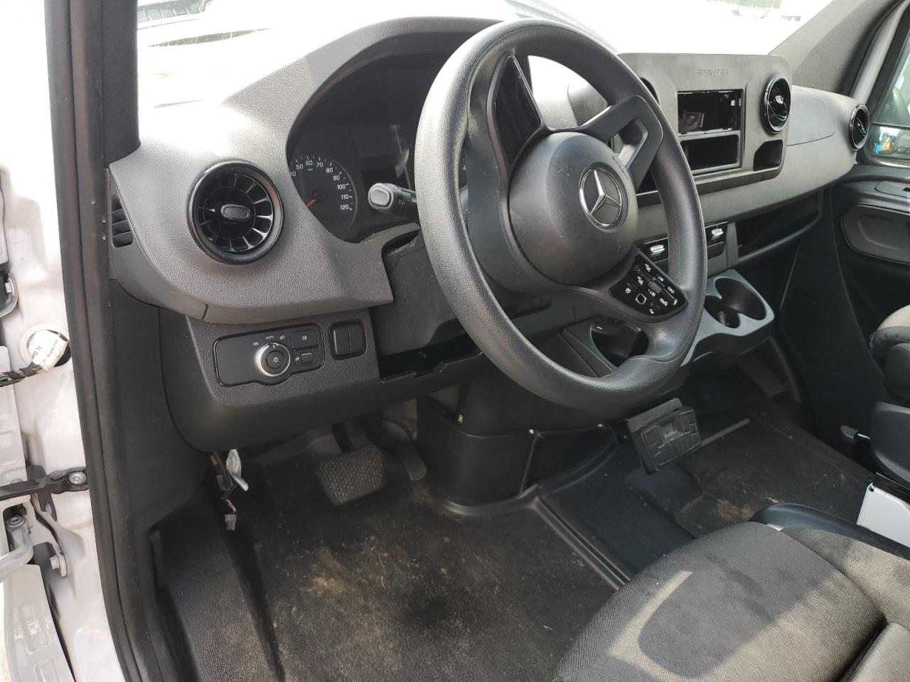 MERCEDES-BENZ SPRINTER 2500