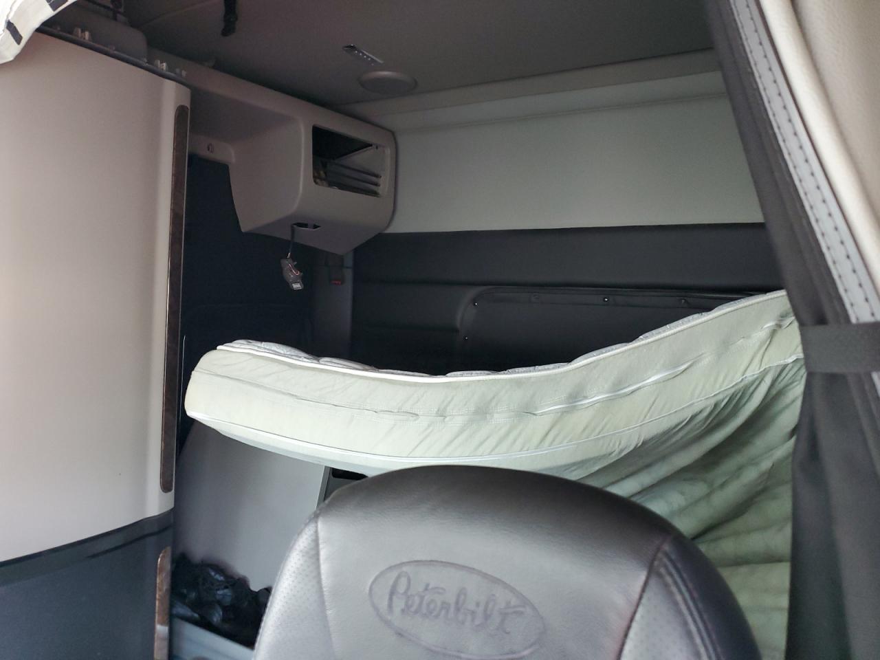 Lot #3302859901 2025 PETERBILT 589