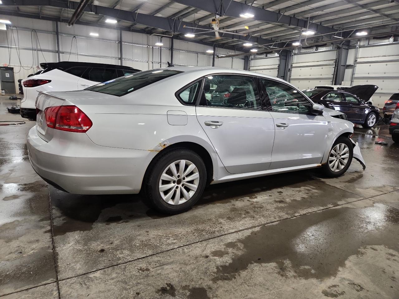 VOLKSWAGEN PASSAT S