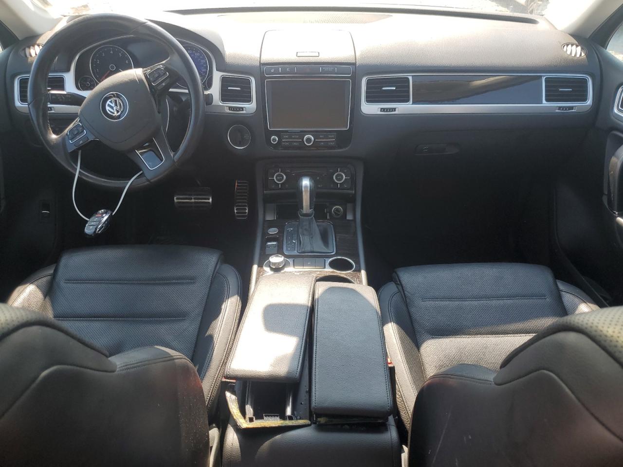 VOLKSWAGEN TOUAREG SPORT