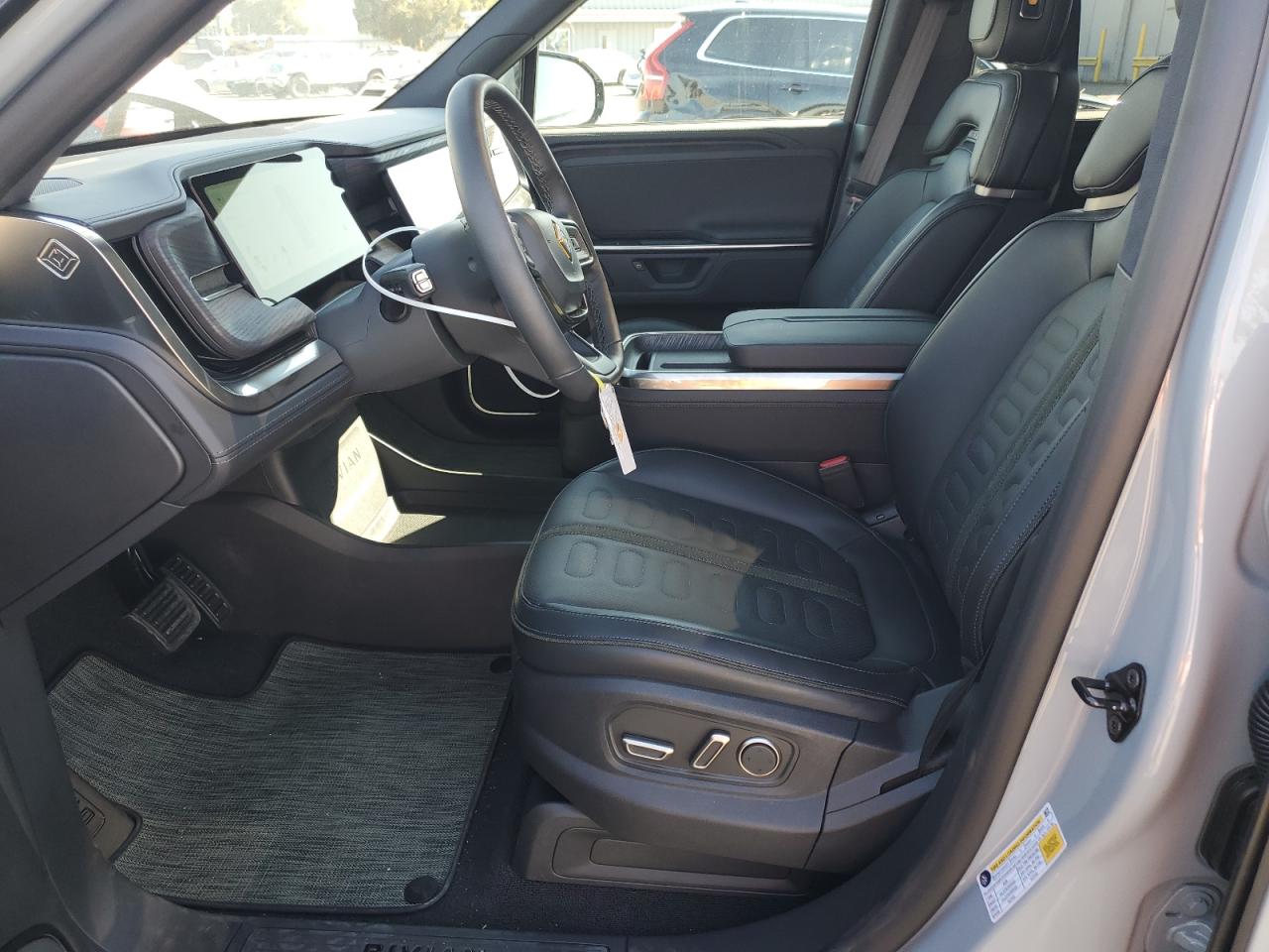 RIVIAN R1S ADVENTURE