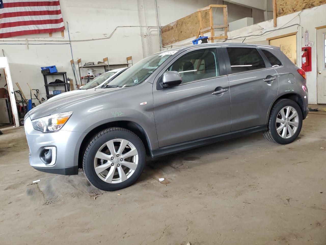 MITSUBISHI OUTLANDER SE
