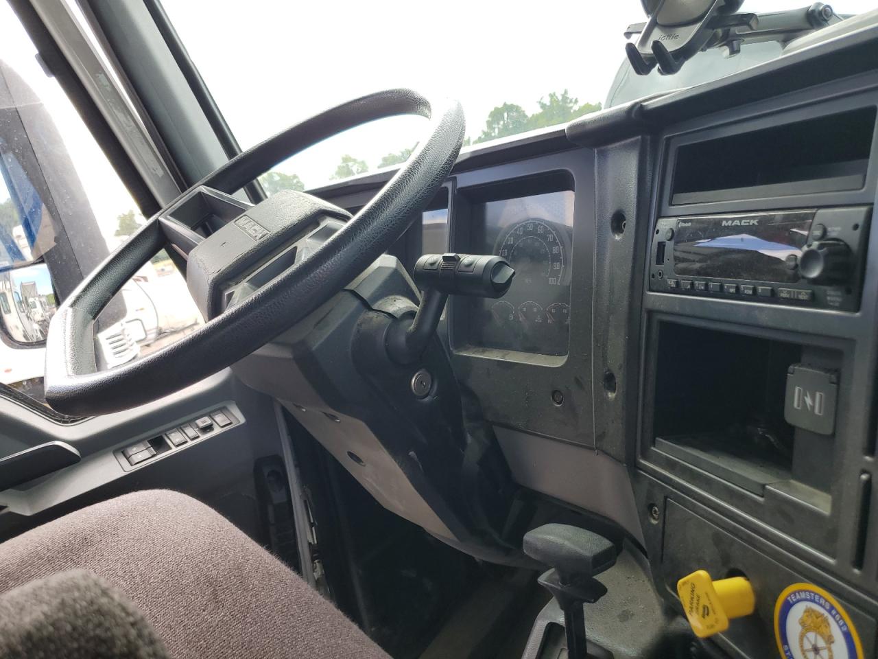 Lot #3298022147 2025 MACK MD