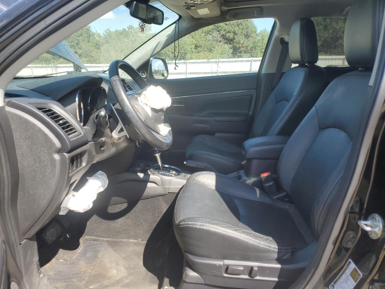 MITSUBISHI OUTLANDER SE