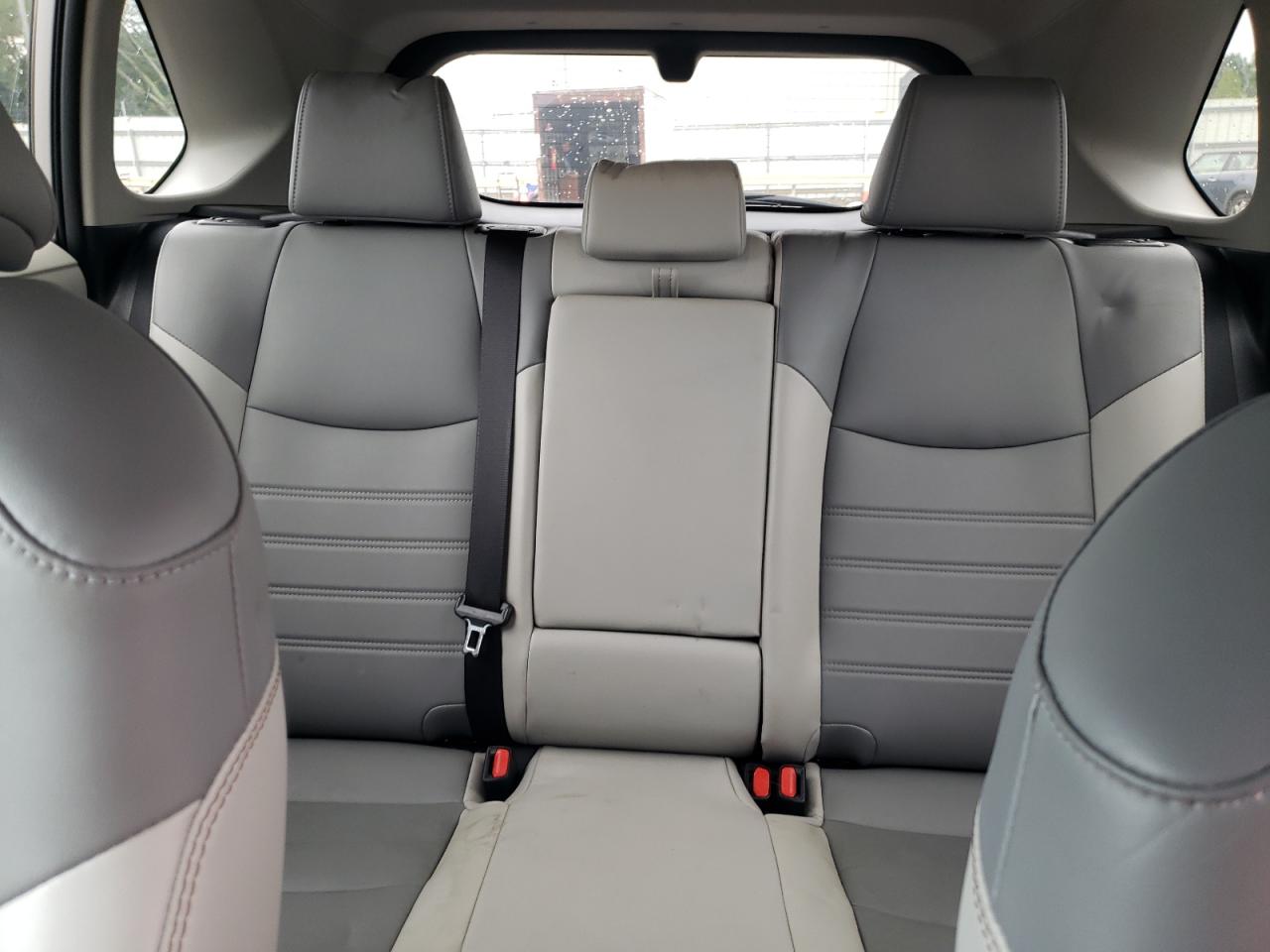 TOYOTA RAV4 XLE PREMIUM