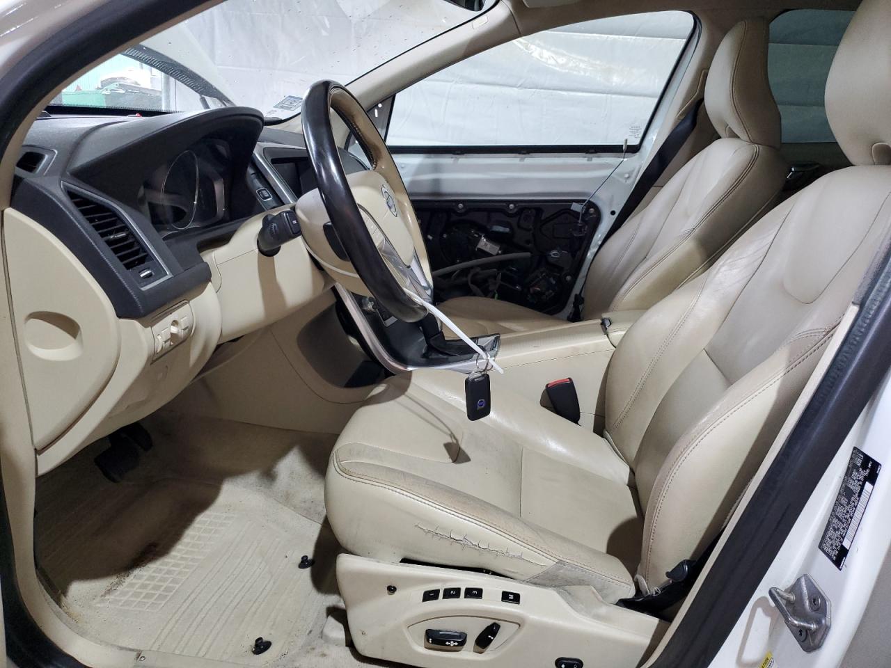 VOLVO XC60 T6 PLATINUM