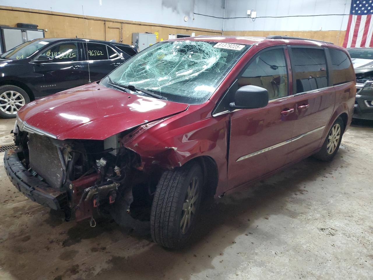 Lot #3304608438 2015 CHRYSLER TOWN & COU