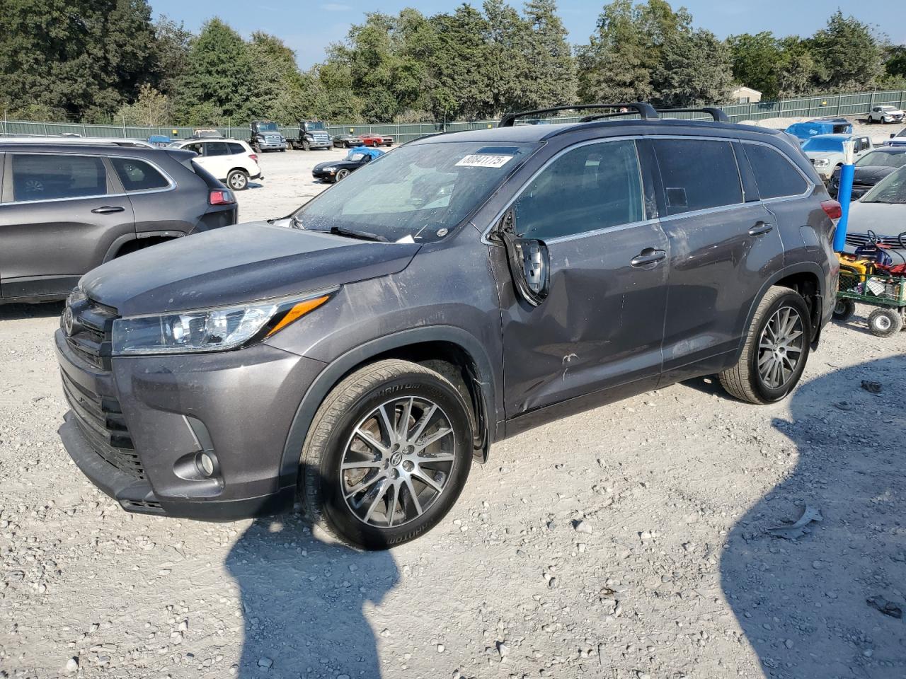 TOYOTA HIGHLANDER SE