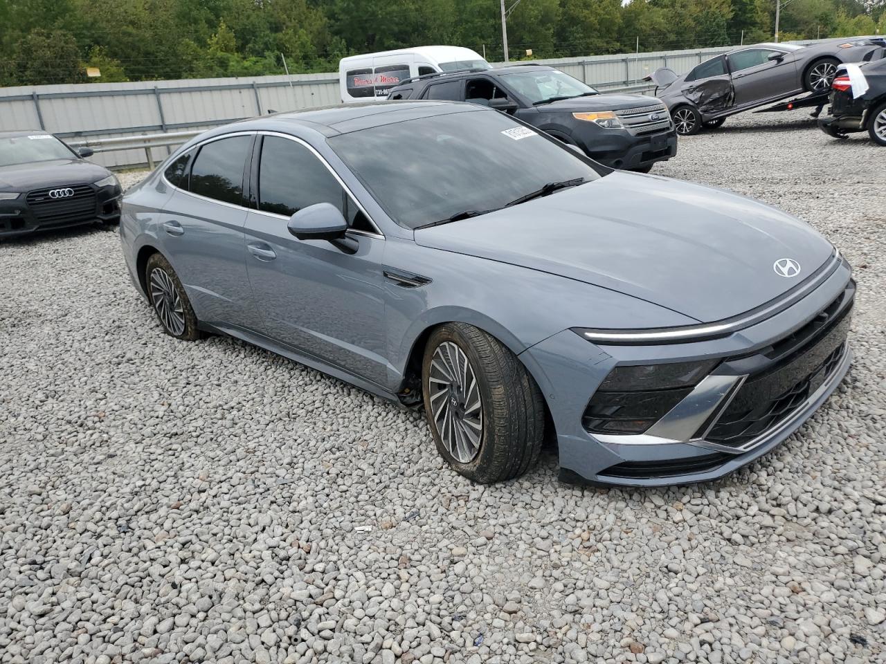 HYUNDAI SONATA HYBRID