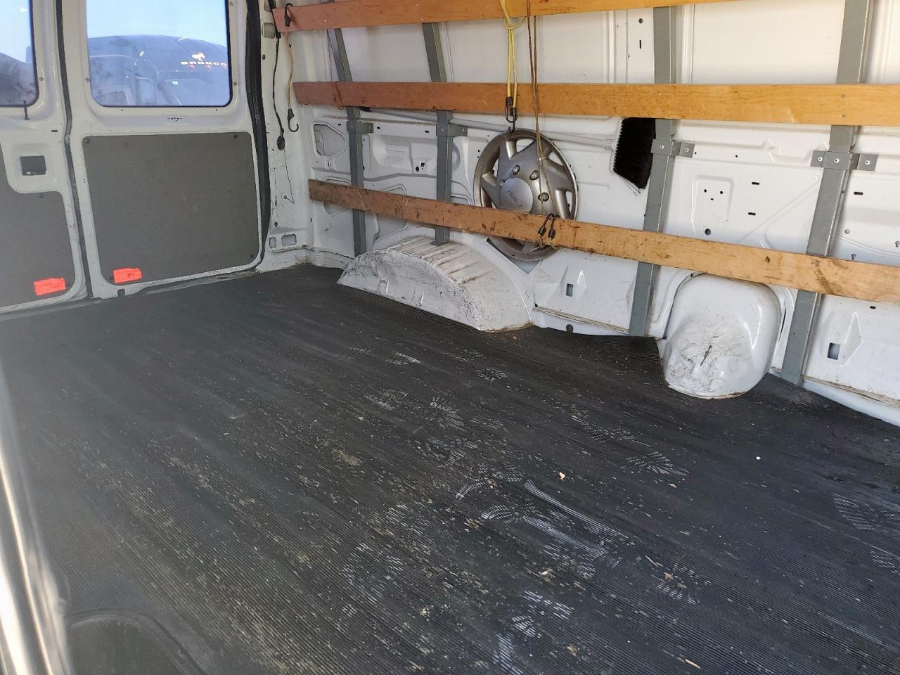 FORD ECONOLINE E250 VAN