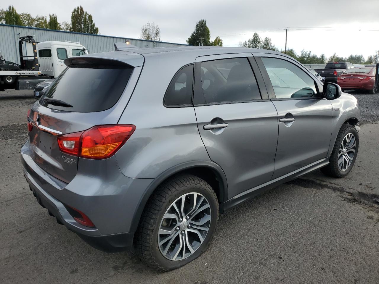 MITSUBISHI OUTLANDER ES