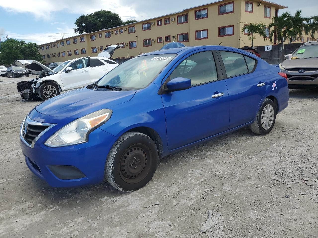 NISSAN VERSA S