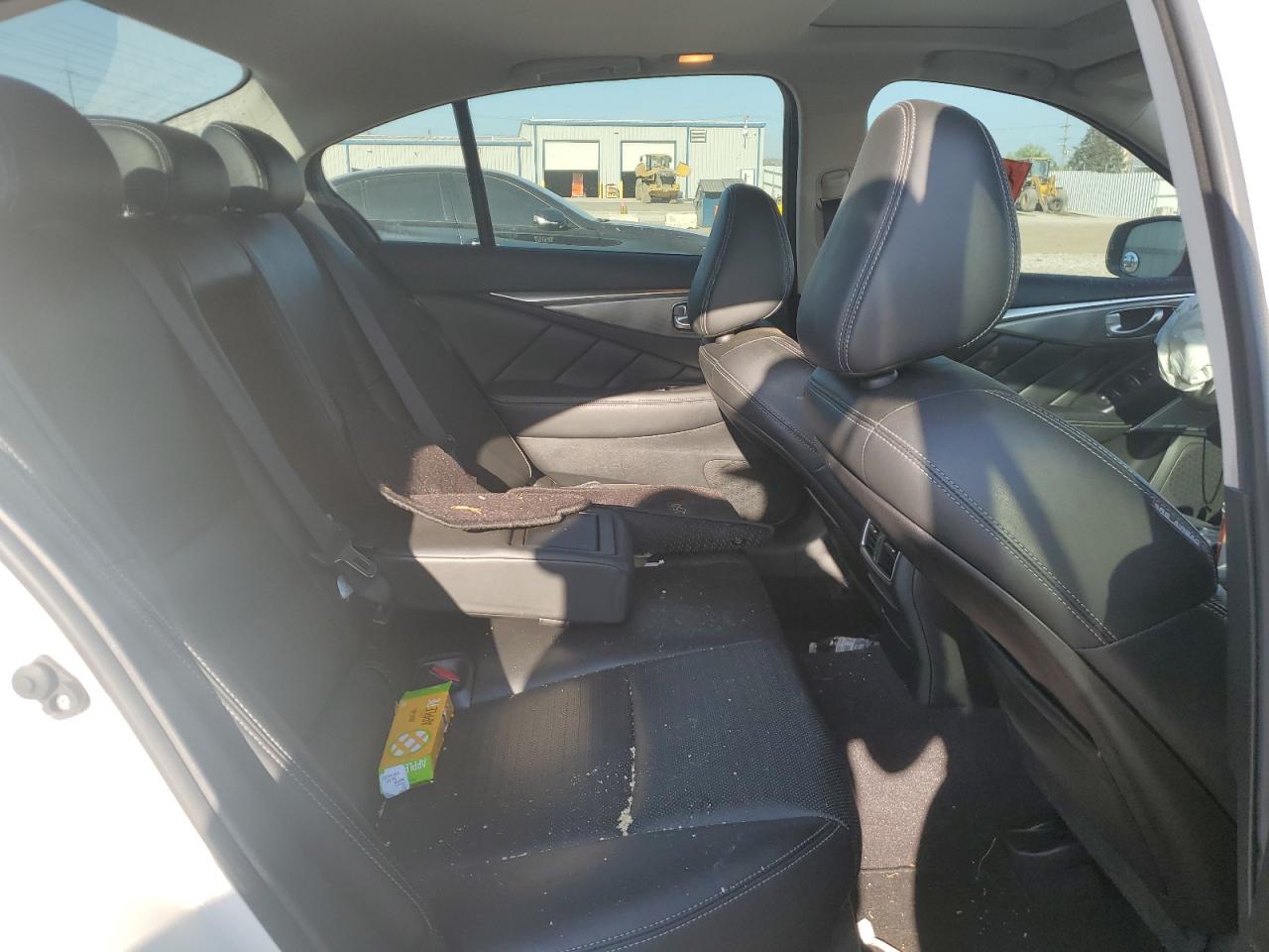 INFINITI Q50 RED SPORT 400