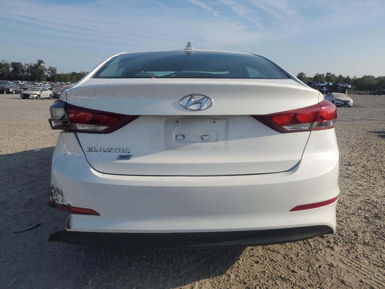 HYUNDAI ELANTRA SE