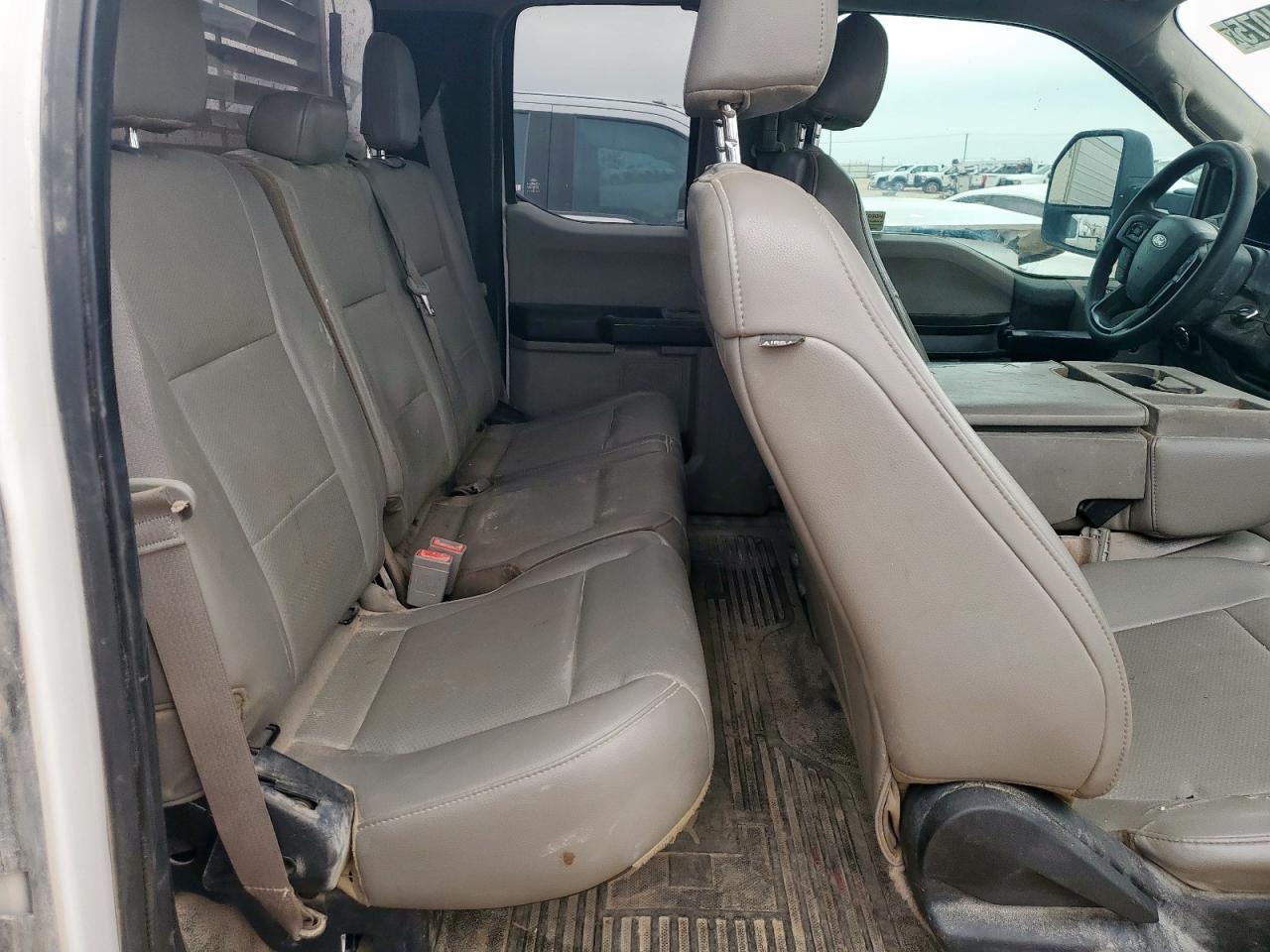 FORD F-550 SUPER DUTY