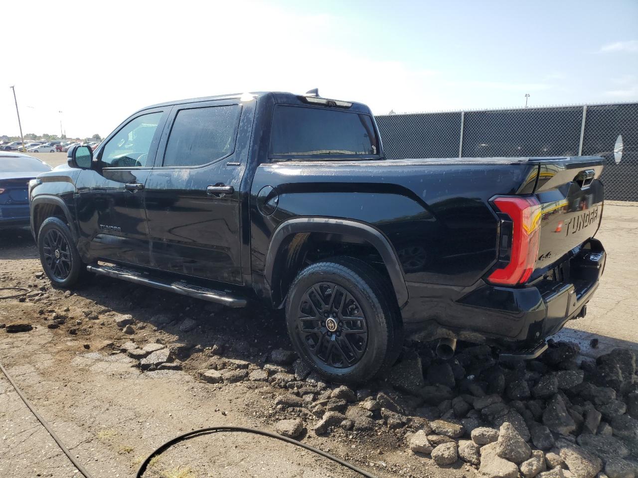 TOYOTA TUNDRA CREWMAX LIMITED