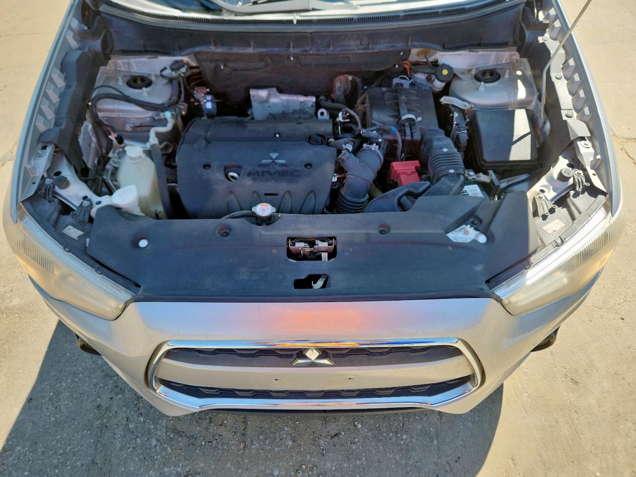 MITSUBISHI OUTLANDER ES