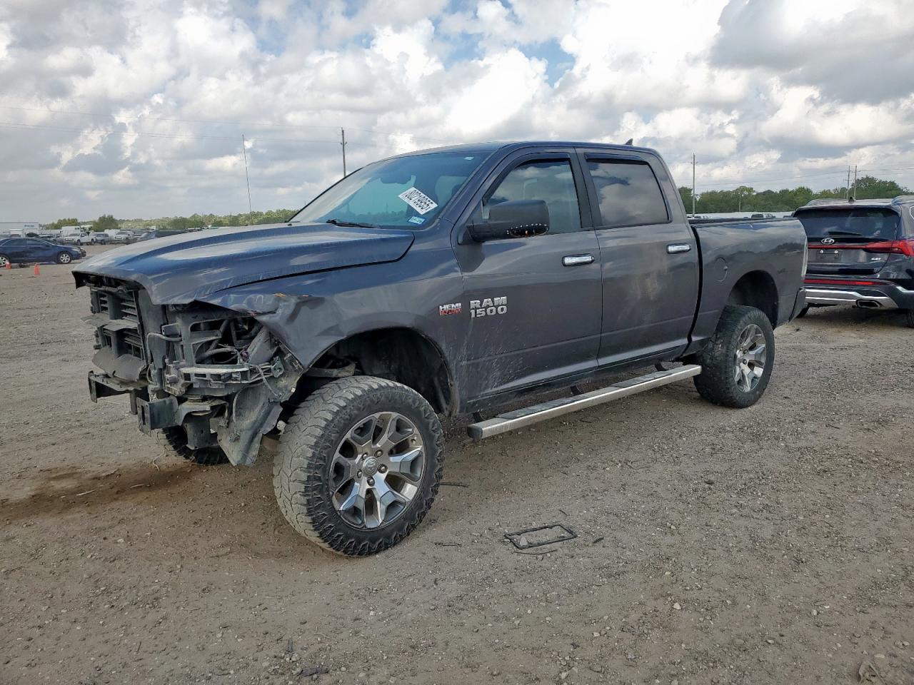 RAM 1500 SLT
