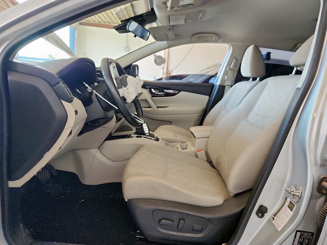 NISSAN ROGUE SPORT S