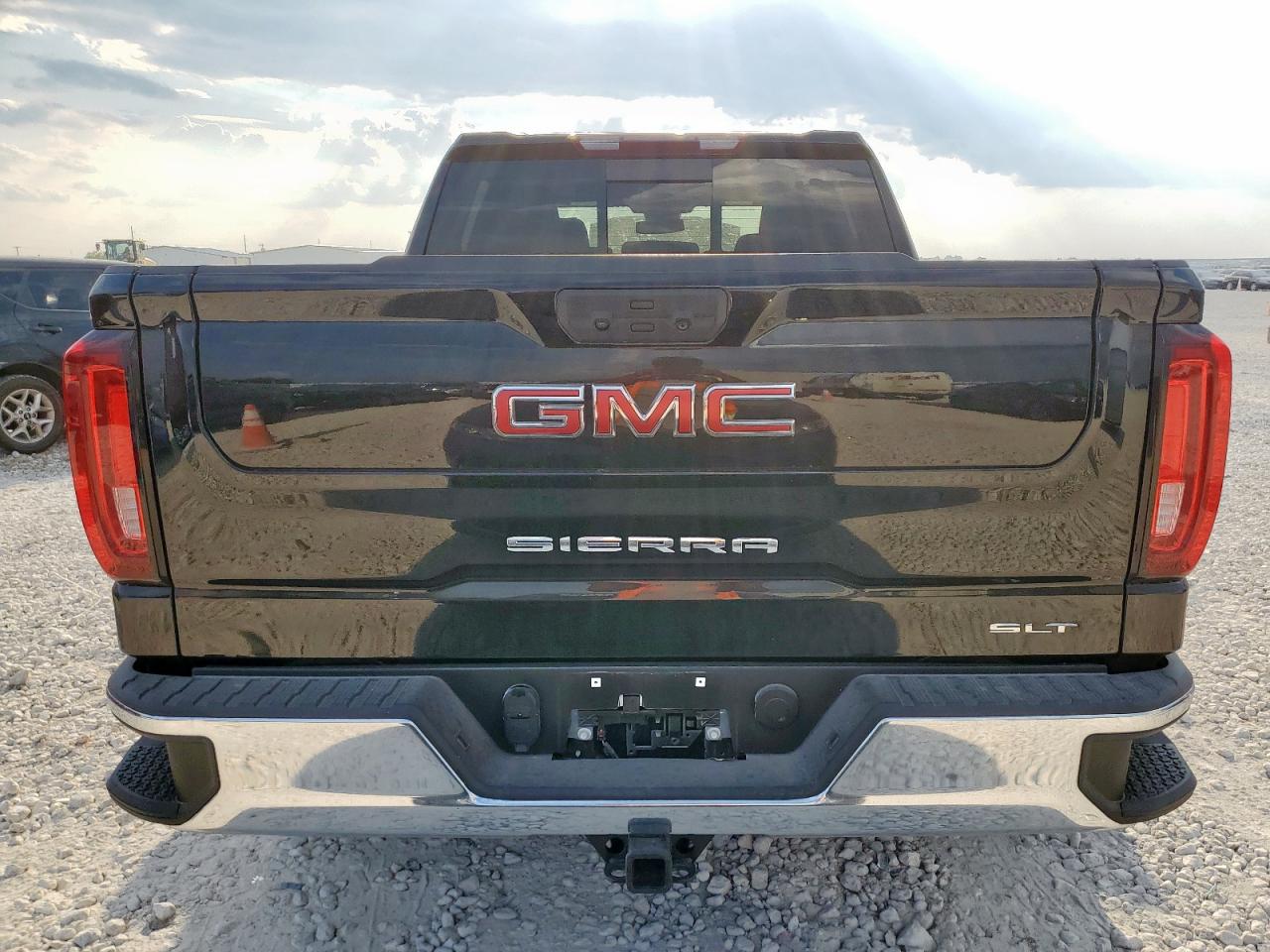 GMC SIERRA C1500 SLT
