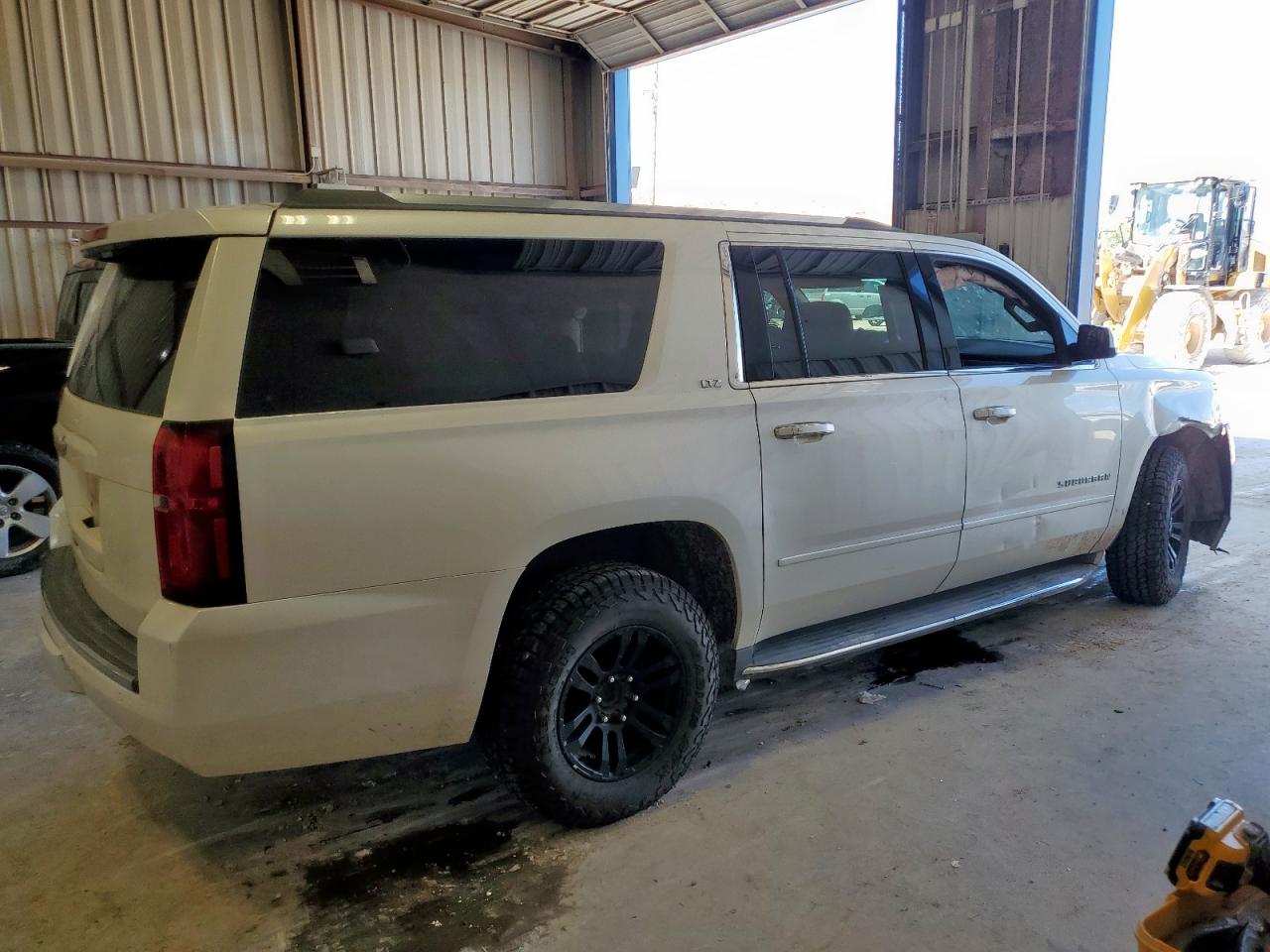 CHEVROLET SUBURBAN C1500 LTZ