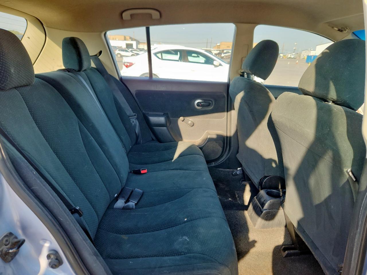 NISSAN VERSA S