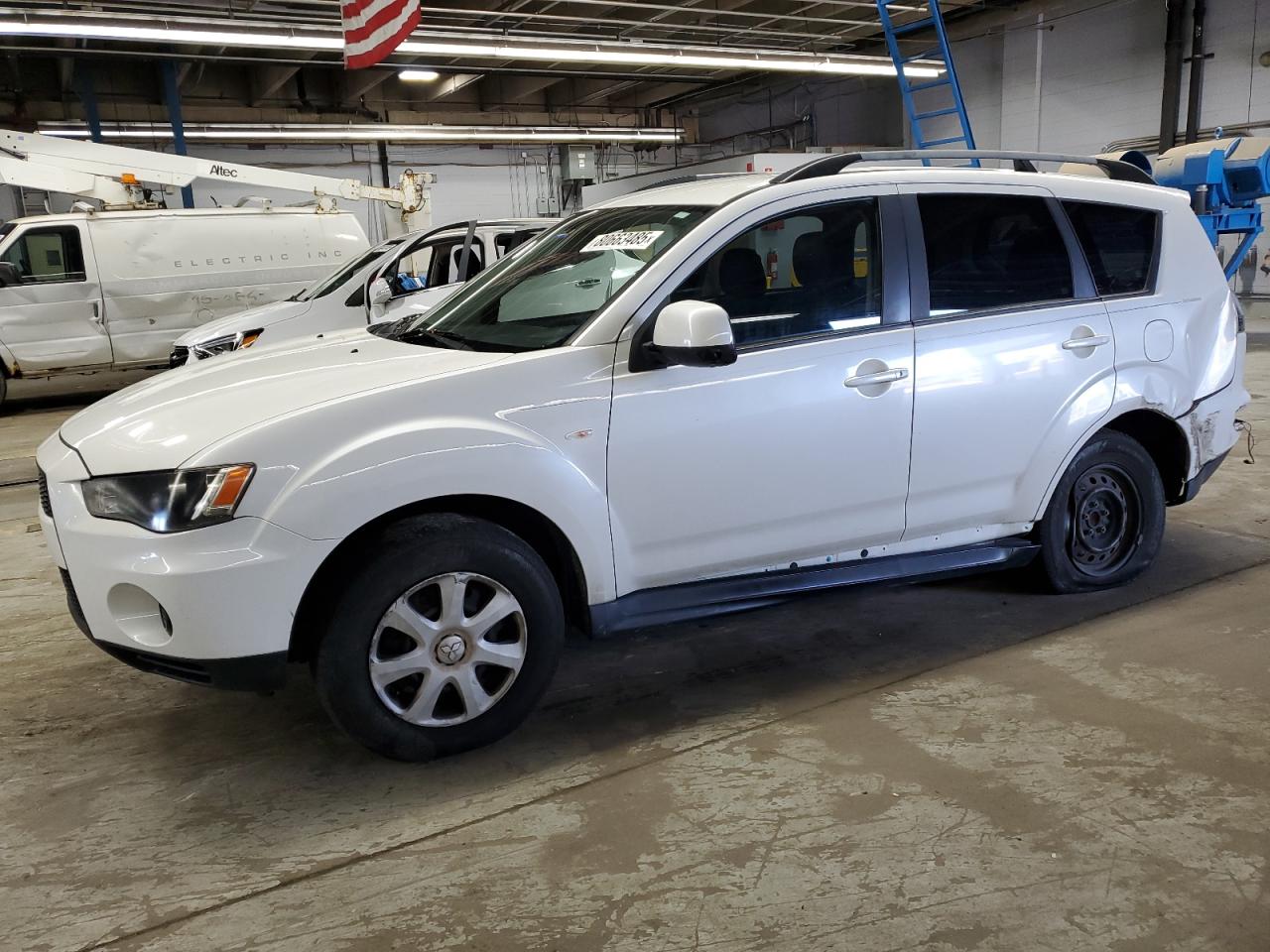 MITSUBISHI OUTLANDER ES