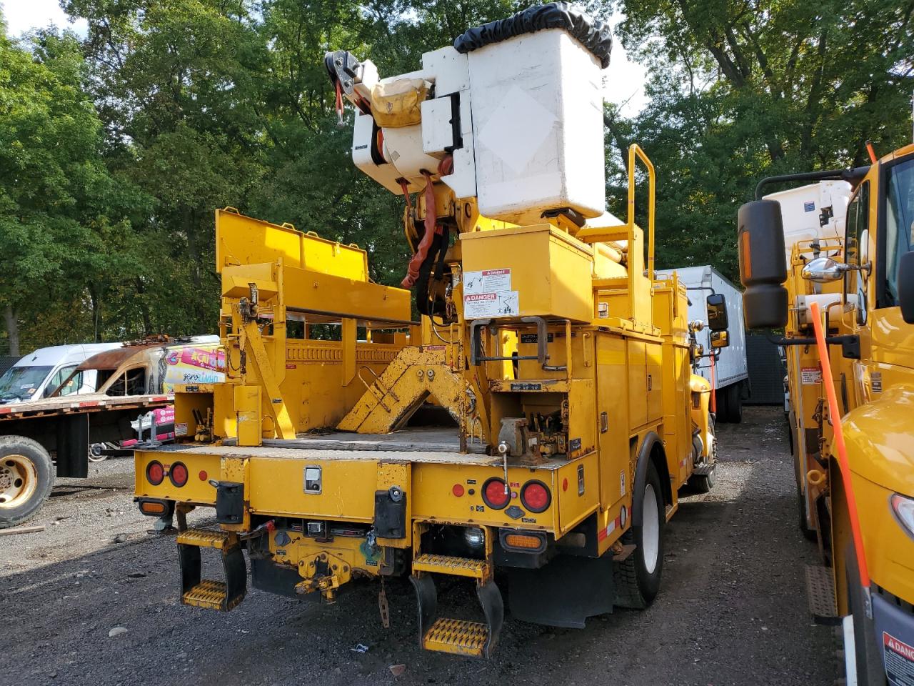 Lot #3258831924 2011 INTERNATIONAL 4400