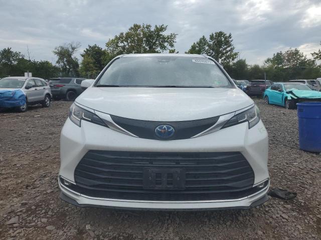 2023 TOYOTA SIENNA XLE 5TDYRKEC5PS141080
