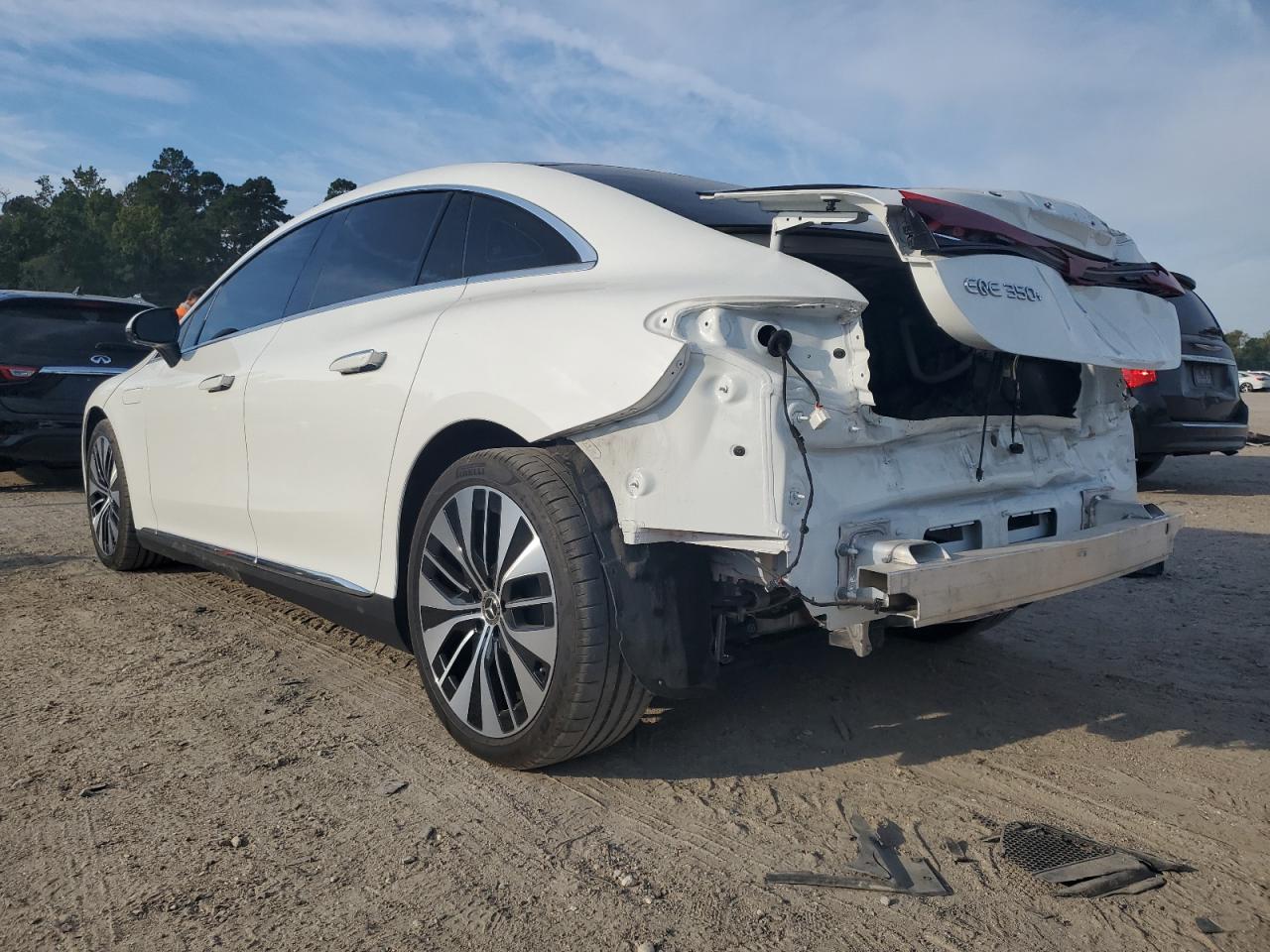 MERCEDES-BENZ EQE 350+