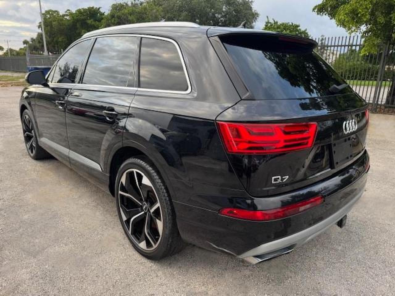 AUDI Q7 PREMIUM