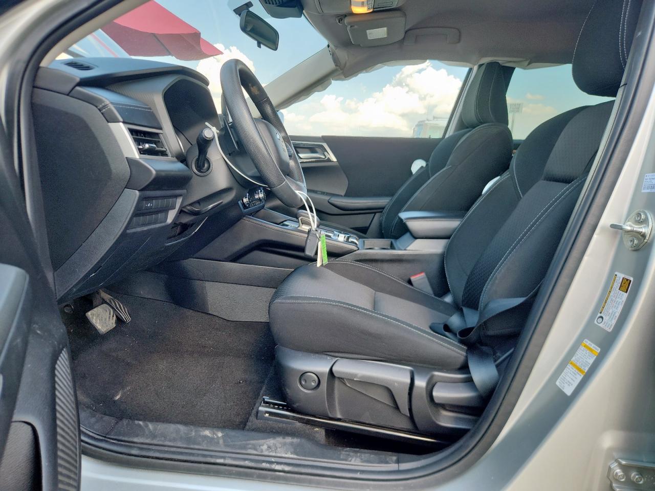 MITSUBISHI OUTLANDER ES