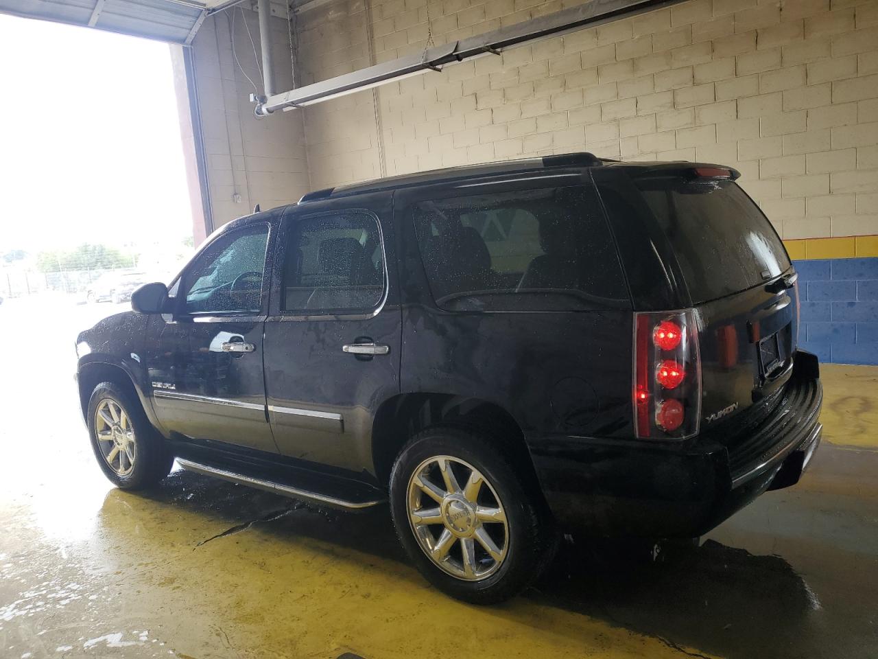 GMC YUKON DENALI