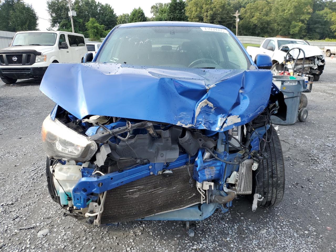 MITSUBISHI OUTLANDER ES