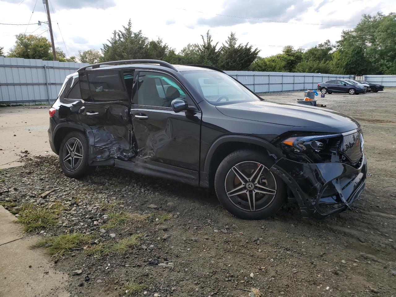 MERCEDES-BENZ EQB 300 4MATIC