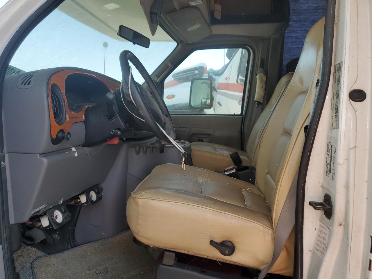 Lot #3257195285 2001 FORD ECONOLINE E450 SUPER DUTY CUTAWAY VAN