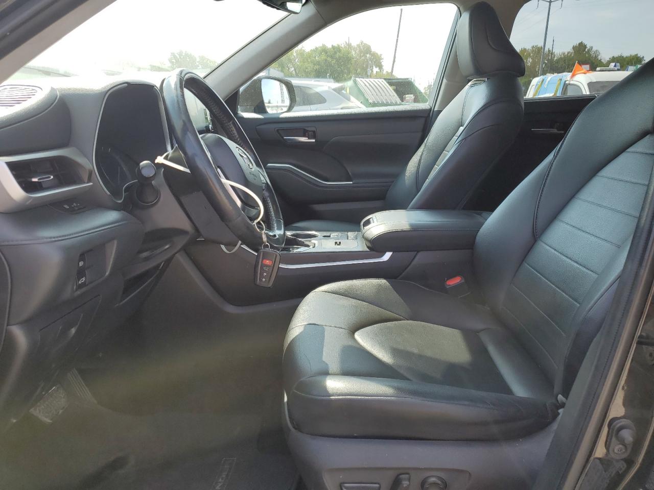 Lot #3319861149 2020 TOYOTA HIGHLANDER