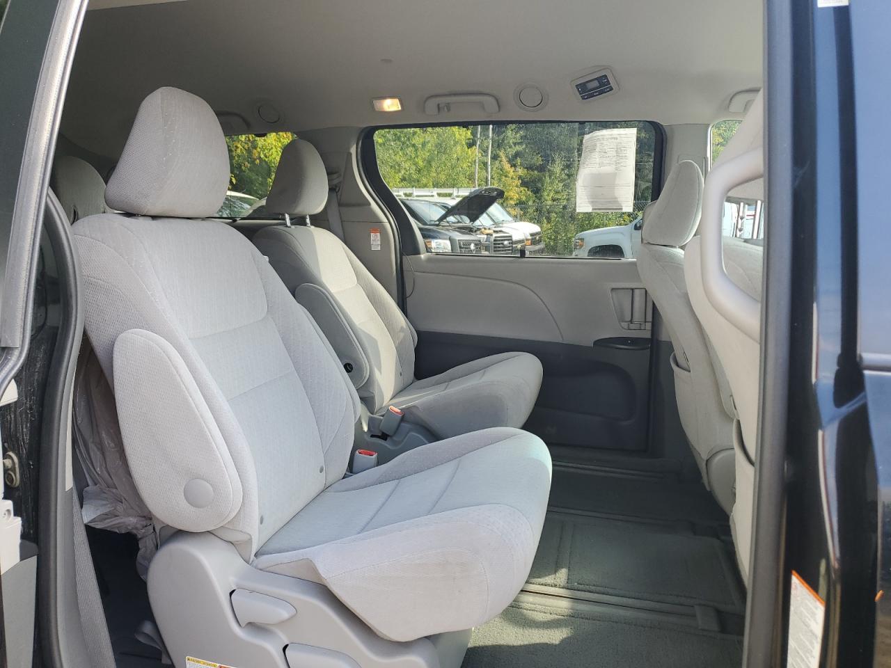 Lot #3240861857 2016 TOYOTA SIENNA LE