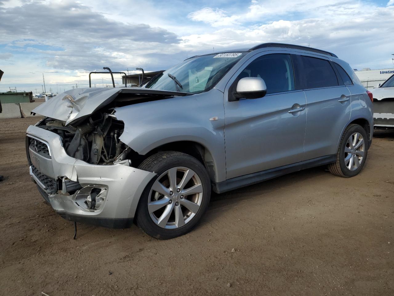 MITSUBISHI OUTLANDER SE