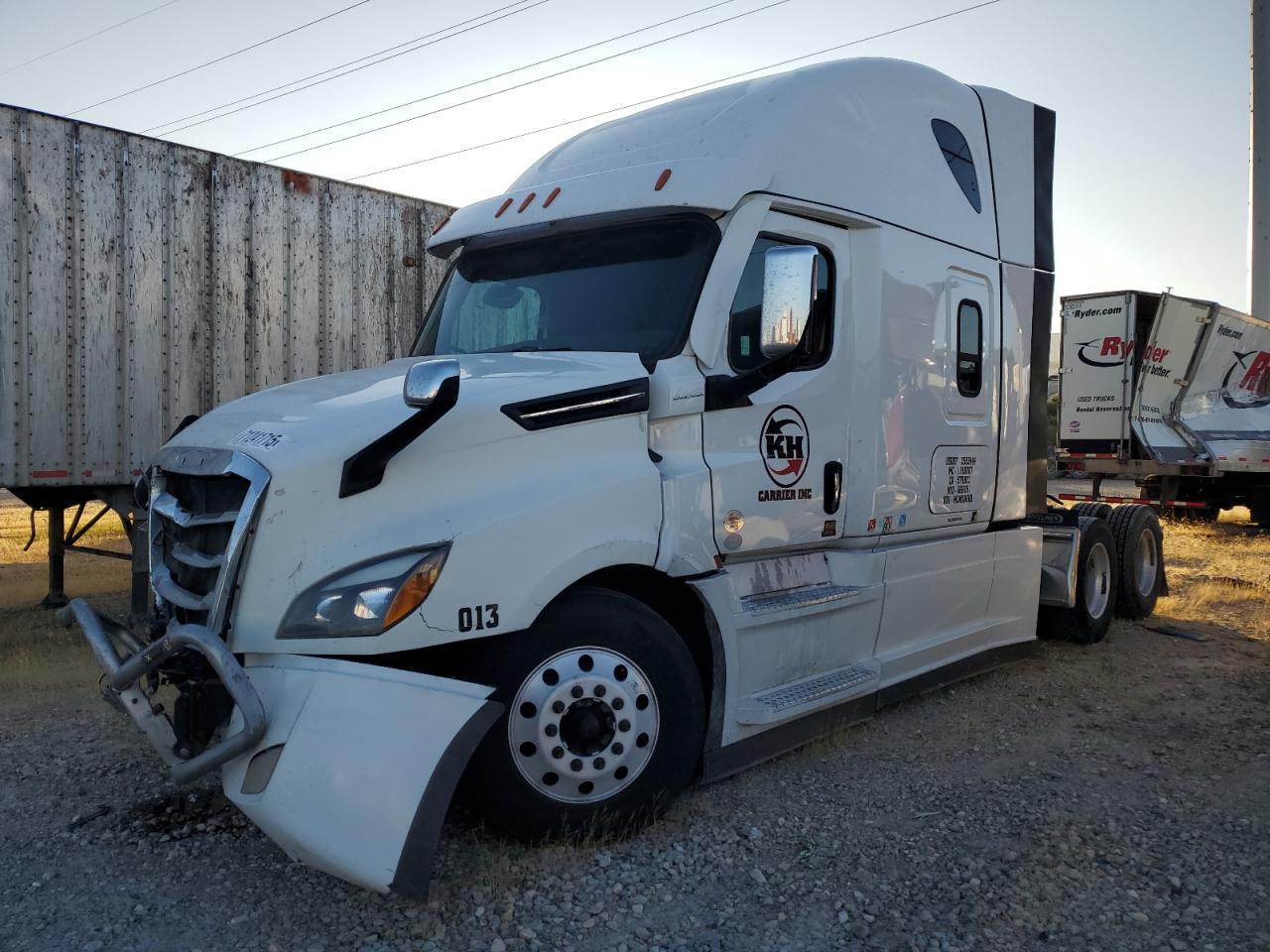 Lot #3284047818 2021 FREIGHTLINER CASCADIA 1