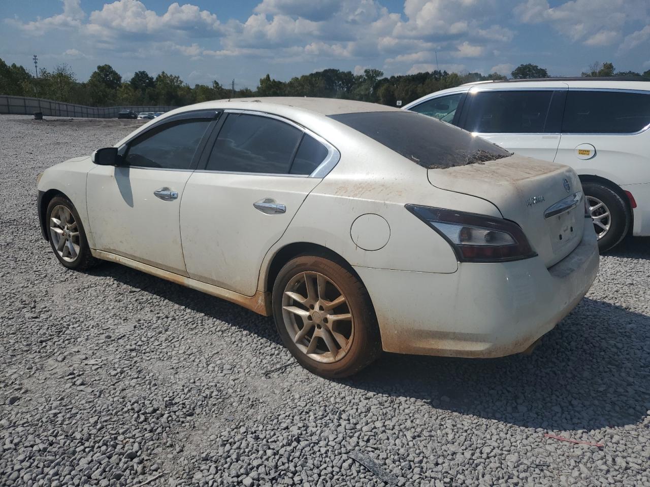 NISSAN MAXIMA S