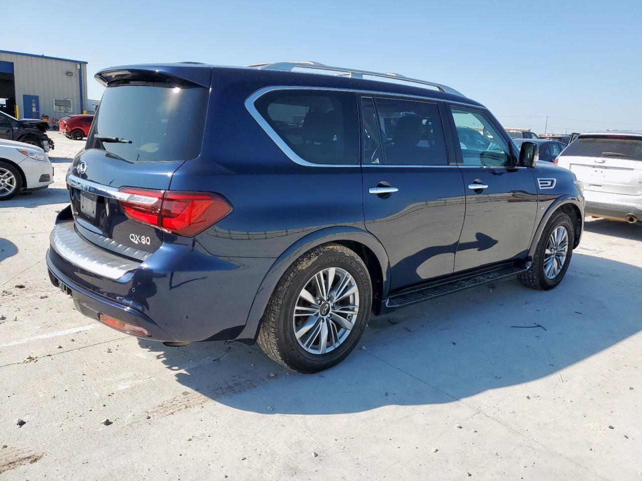 INFINITI QX80 LUXE