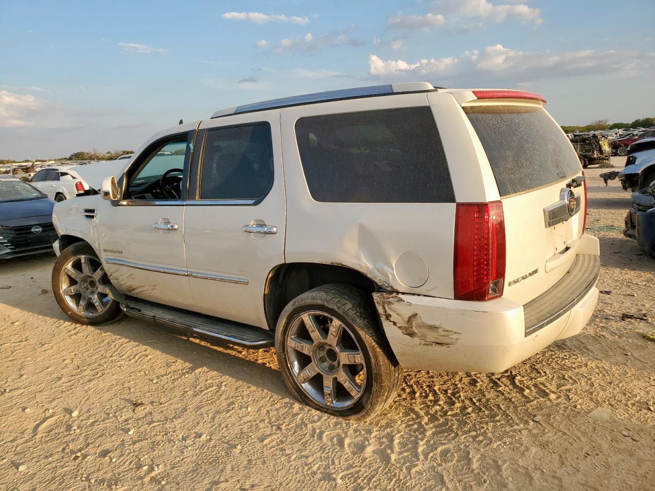CADILLAC ESCALADE LUXURY