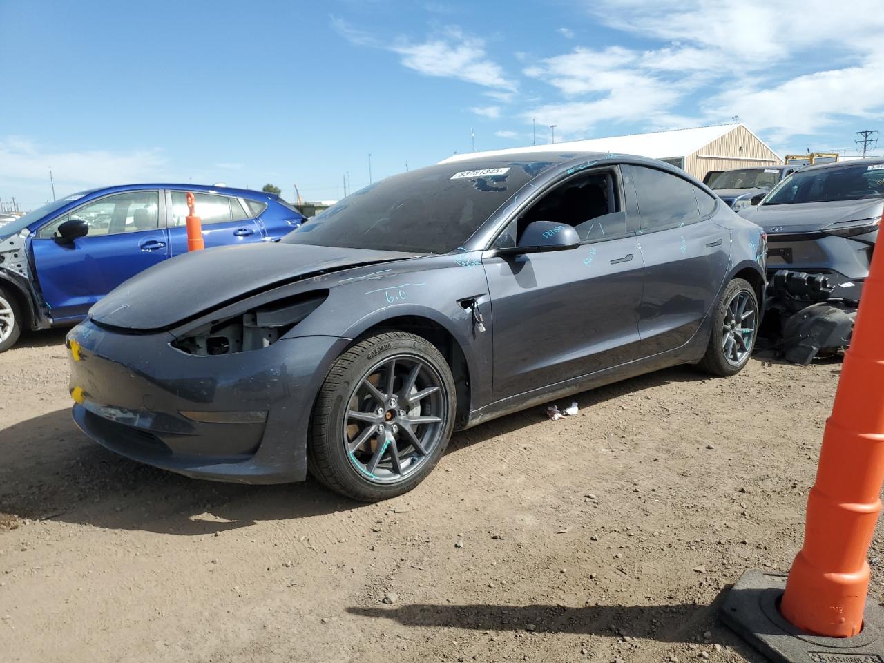 TESLA MODEL 3