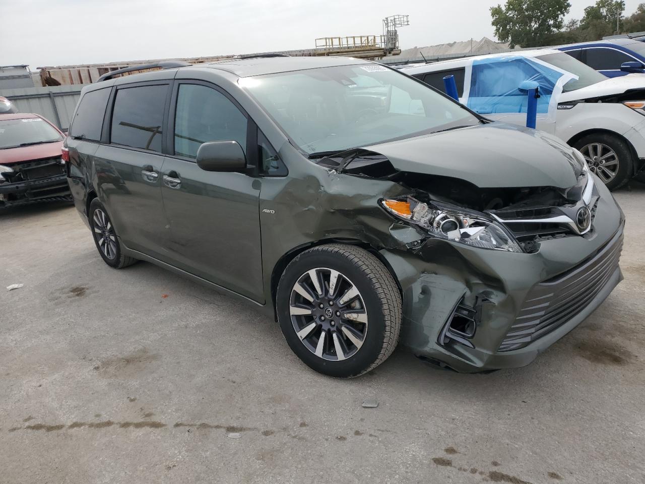 TOYOTA SIENNA XLE