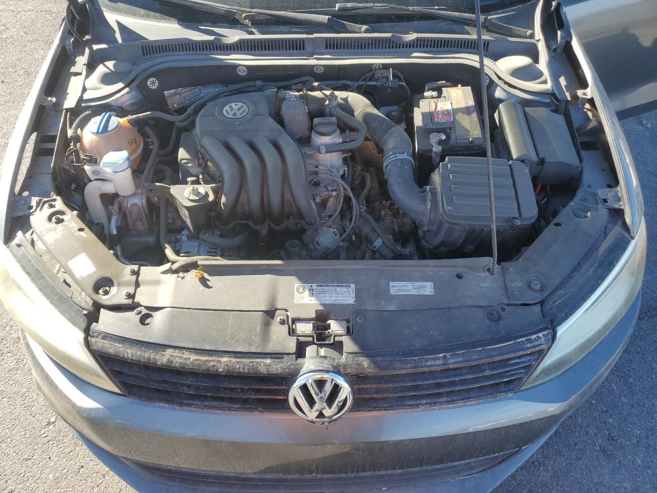 VOLKSWAGEN JETTA BASE