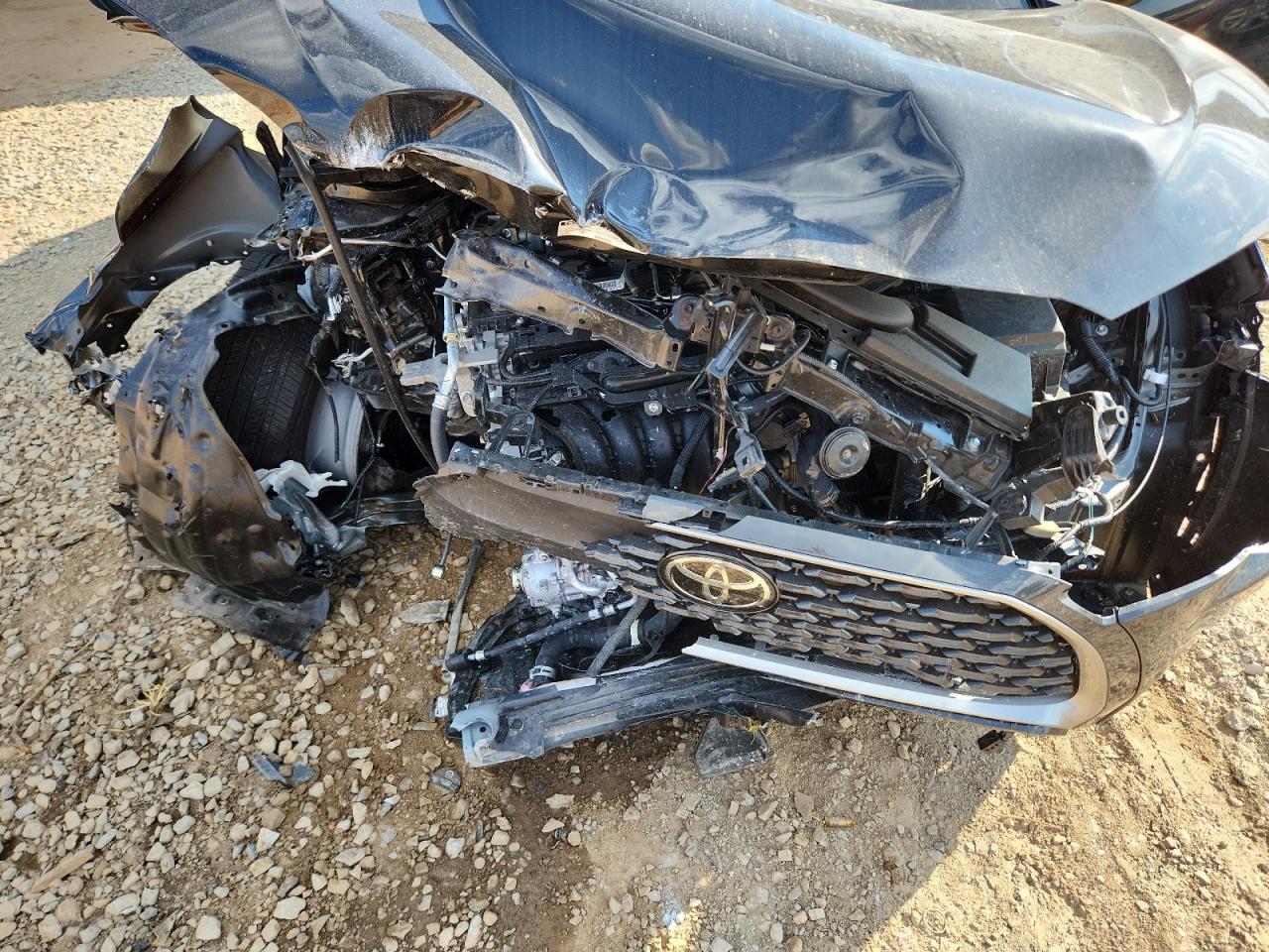 TOYOTA COROLLA CROSS XLE