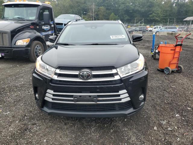 2018 TOYOTA HIGHLANDER SE 5TDJZRFH2JS559656
